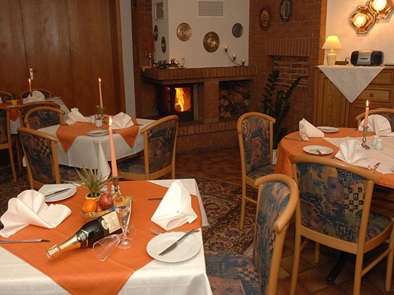 Hotel-Restaurant Zum Roeddenberg Osterode am Harz Exterior photo